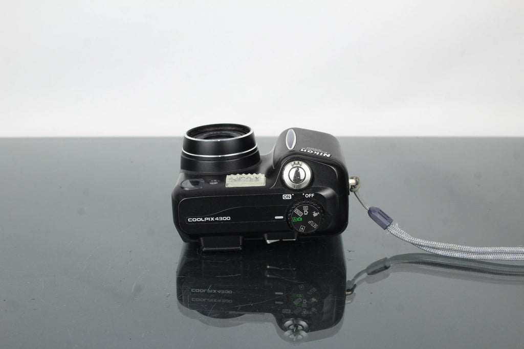 Nikon Coolpix 4300 - Dutch|Thrift