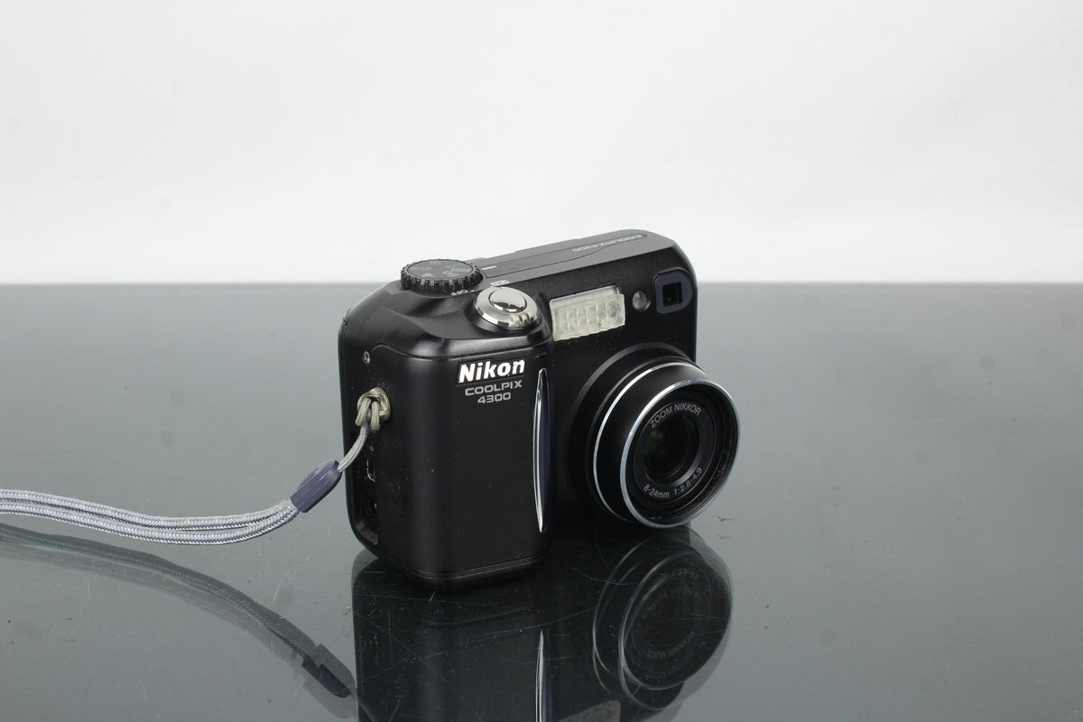 Nikon Coolpix 4300 - Dutch|Thrift