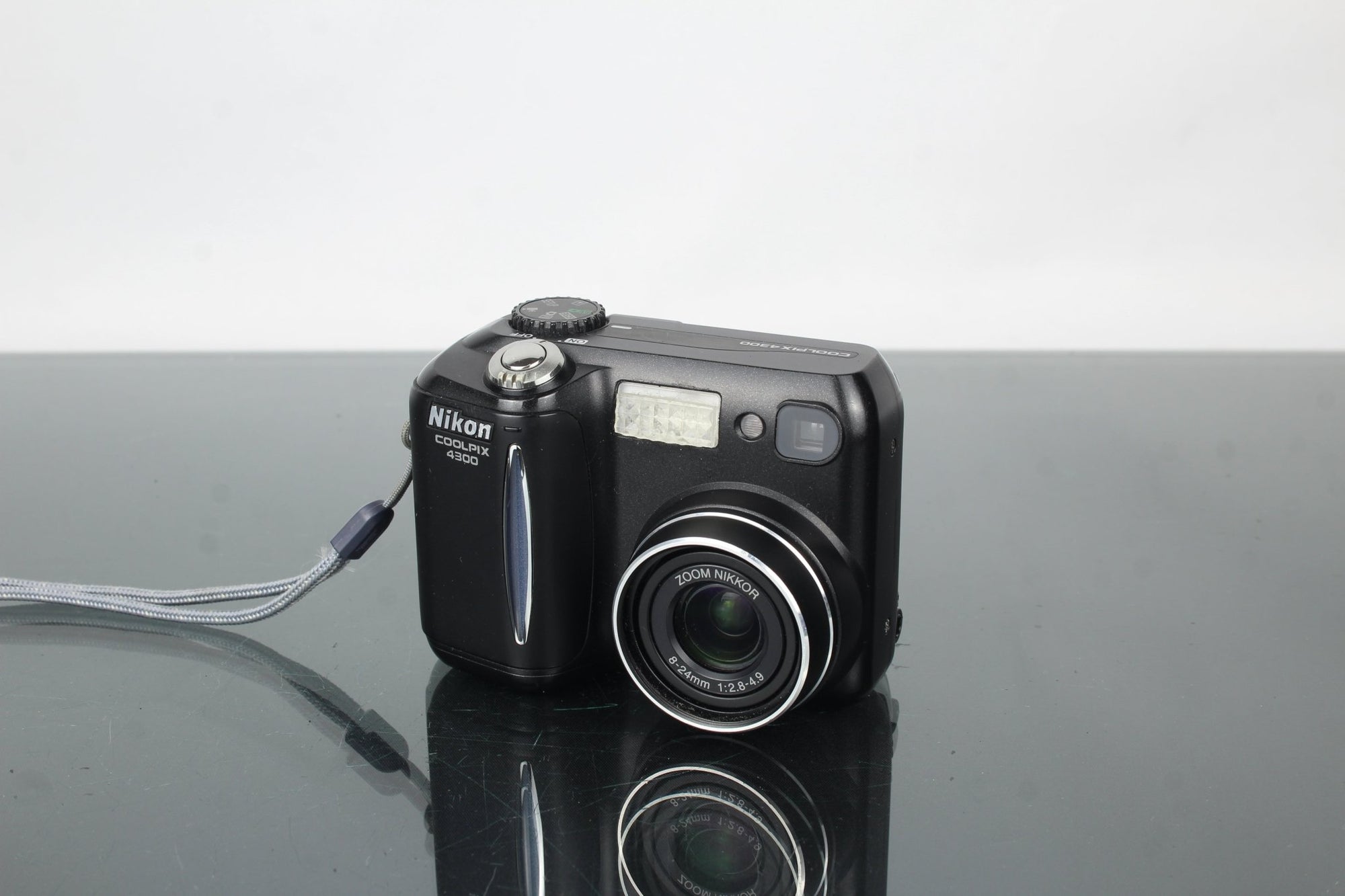 Nikon Coolpix 4300 - Dutch|Thrift