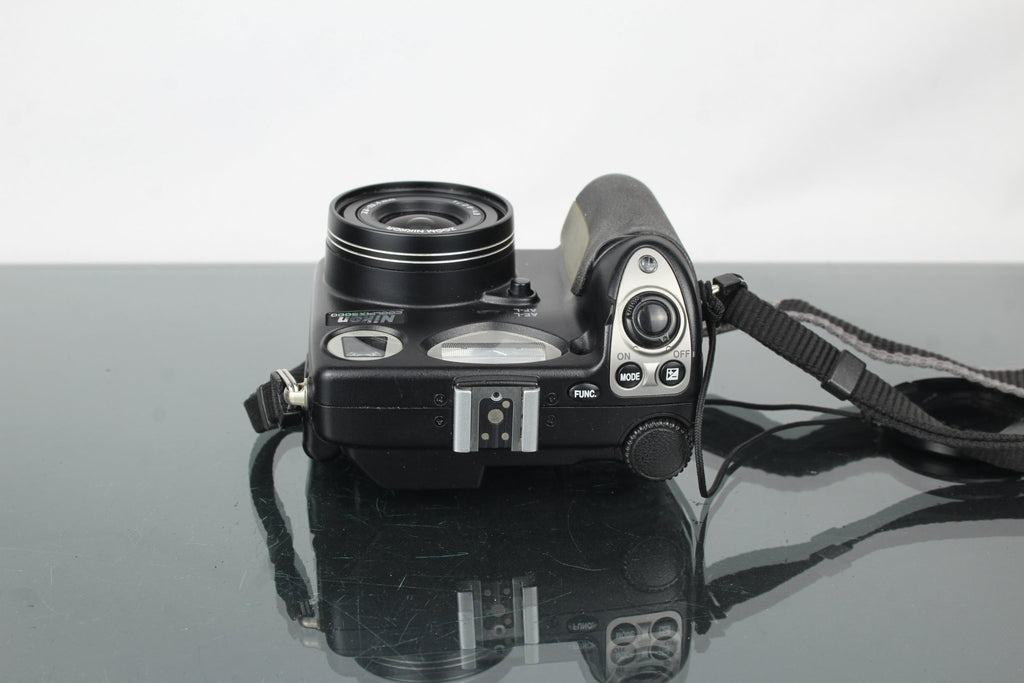 Nikon Coolpix 5000 AE - L - Dutch|Thrift