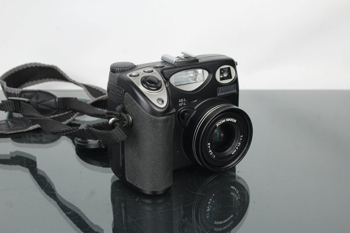 Nikon Coolpix 5000 AE - L - Dutch|Thrift