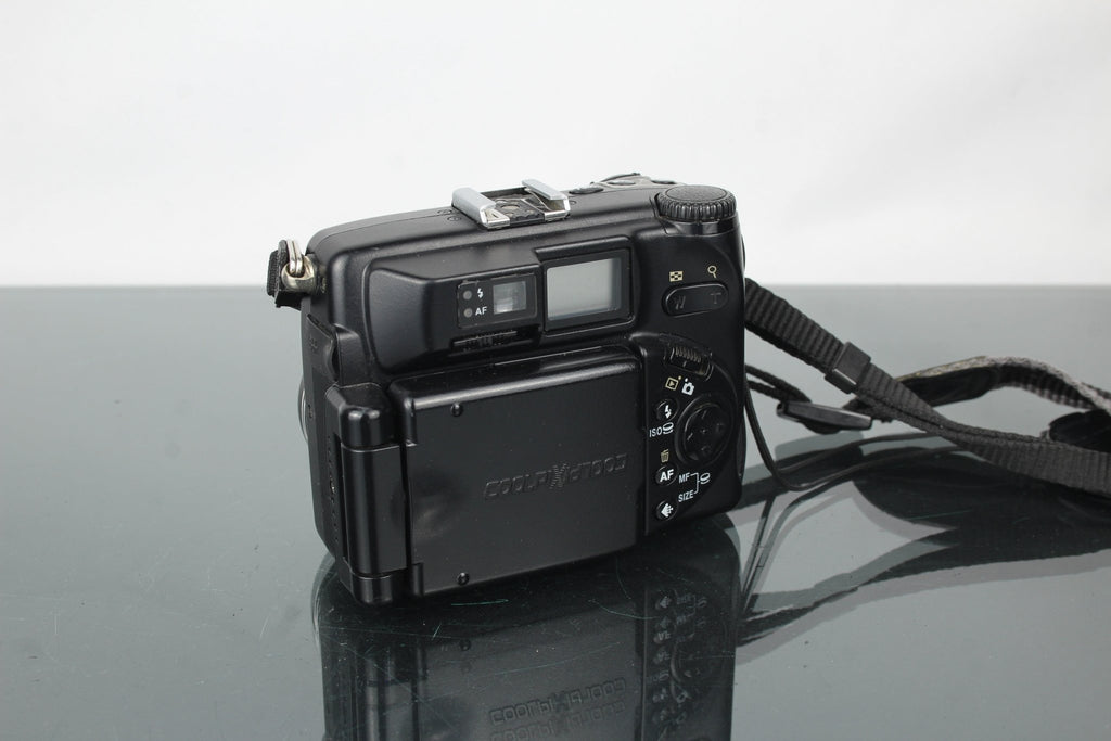 Nikon Coolpix 5000 AE - L - Dutch|Thrift