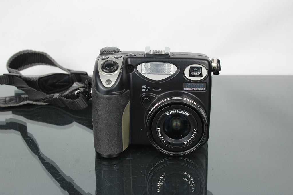 Nikon Coolpix 5000 AE - L - Dutch|Thrift
