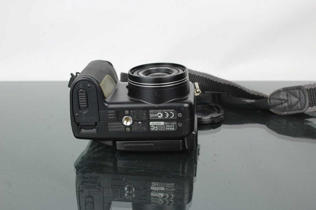 Nikon Coolpix 5000 AE - L - Dutch|Thrift