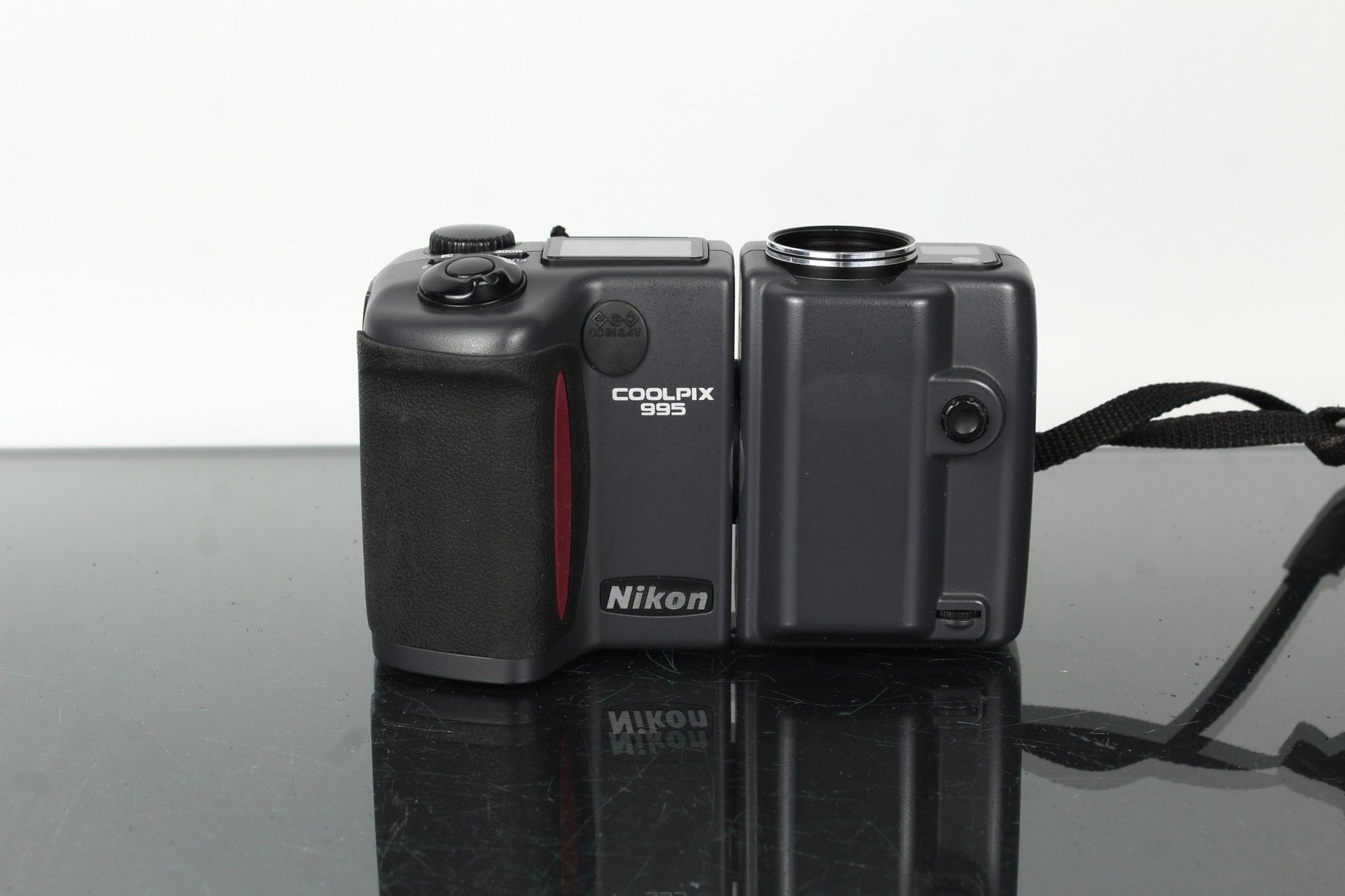 Nikon Coolpix 995 - Dutch|Thrift