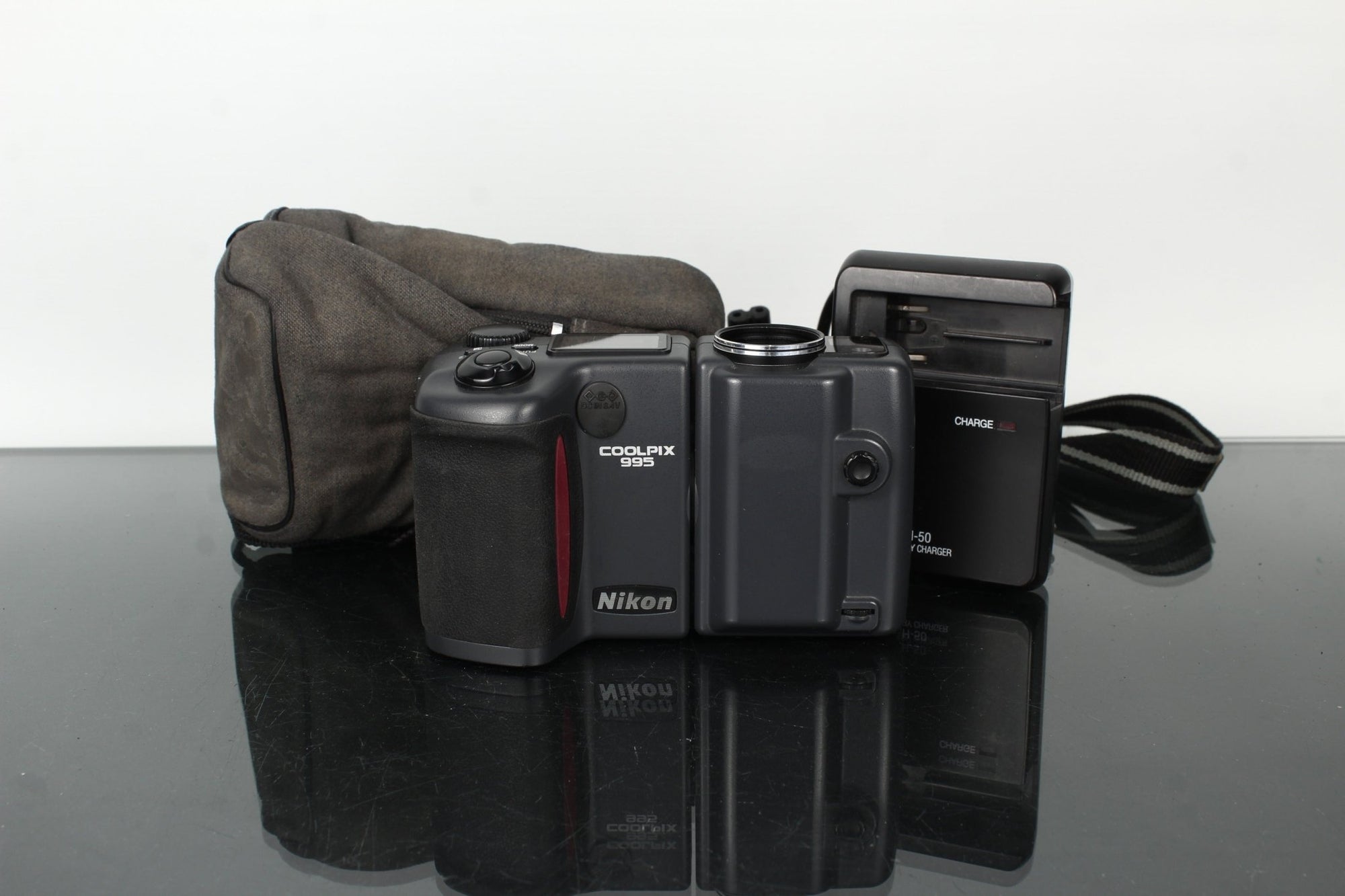 Nikon Coolpix 995 - Dutch|Thrift