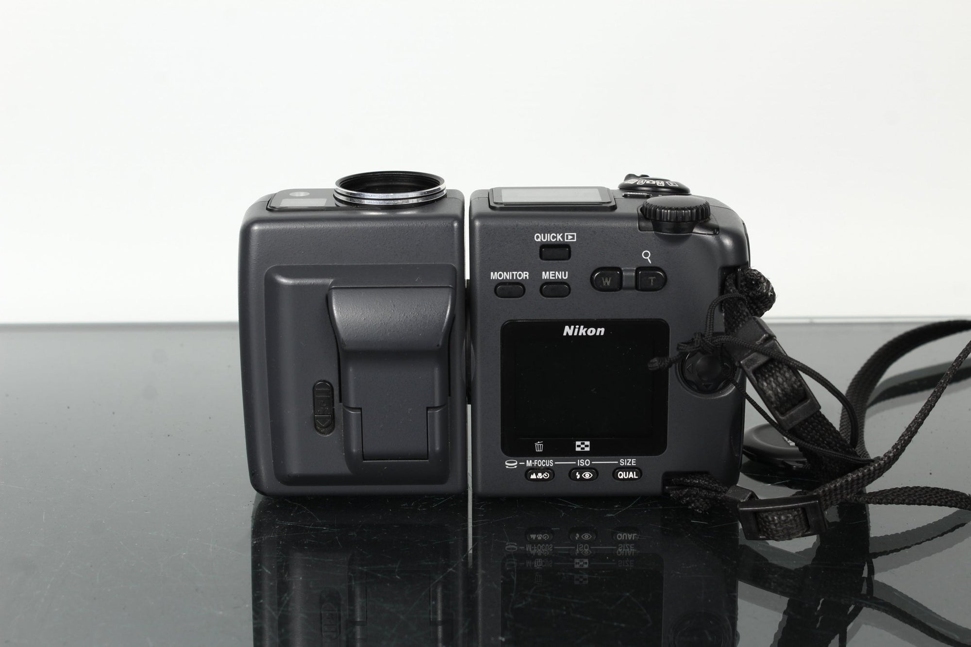Nikon Coolpix 995 - Dutch|Thrift