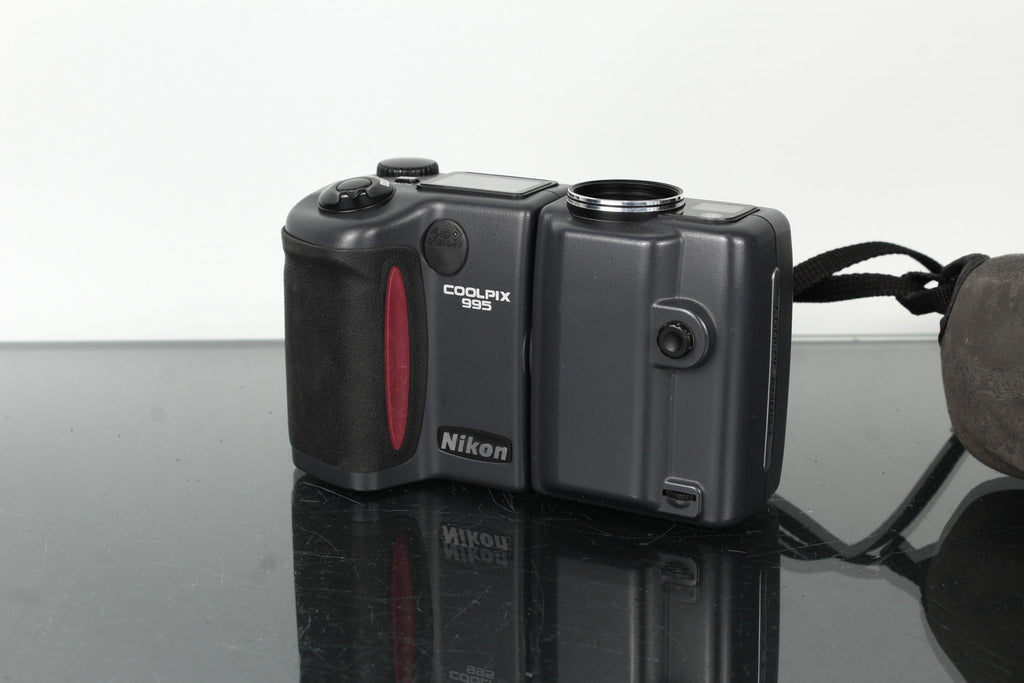 Nikon Coolpix 995 - Dutch|Thrift