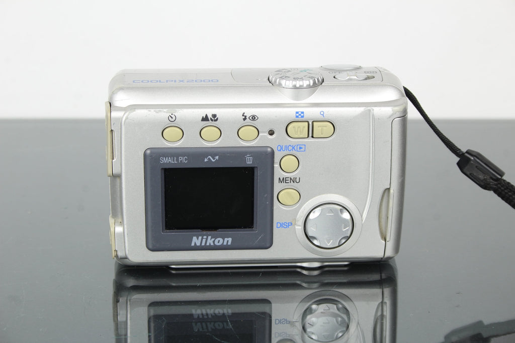 Nikon Coolpix E2000 - Dutch|Thrift