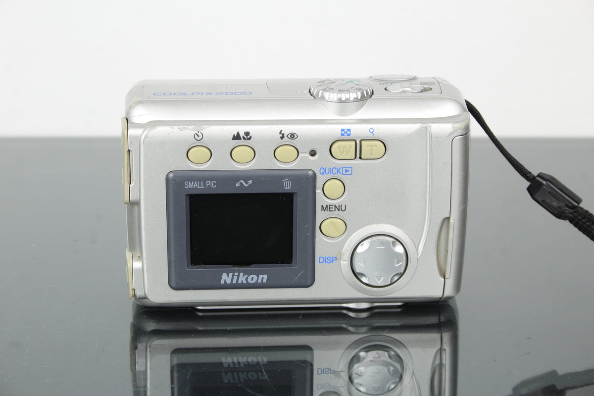 Nikon Coolpix E2000 - Dutch|Thrift