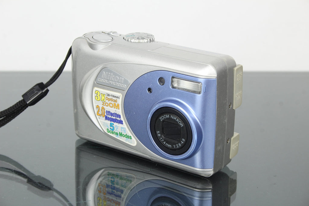 Nikon Coolpix E2000 - Dutch|Thrift