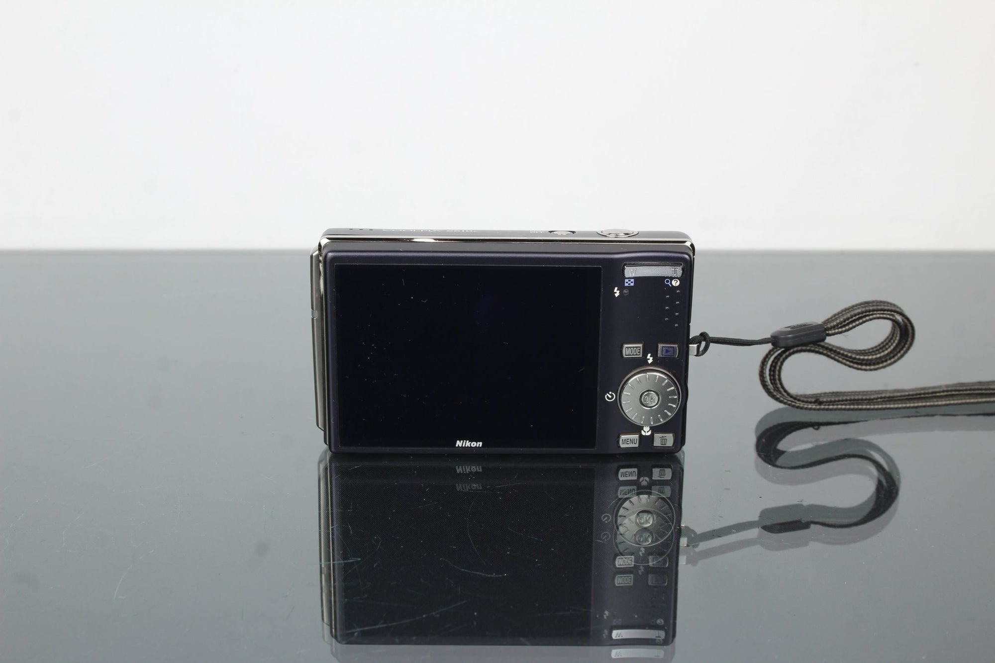 Nikon Coolpix S610 - Dutch|Thrift