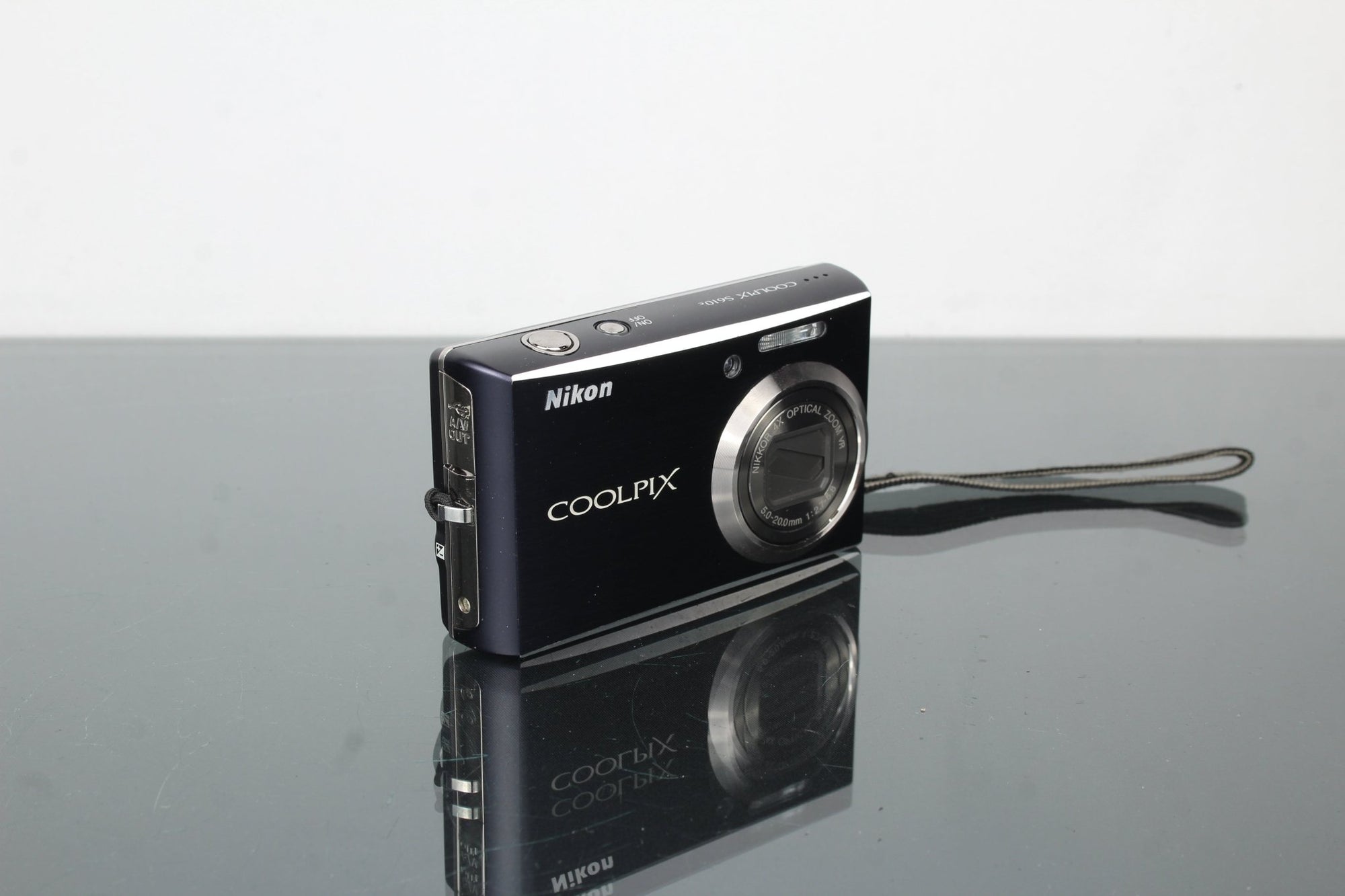 Nikon Coolpix S610 - Dutch|Thrift