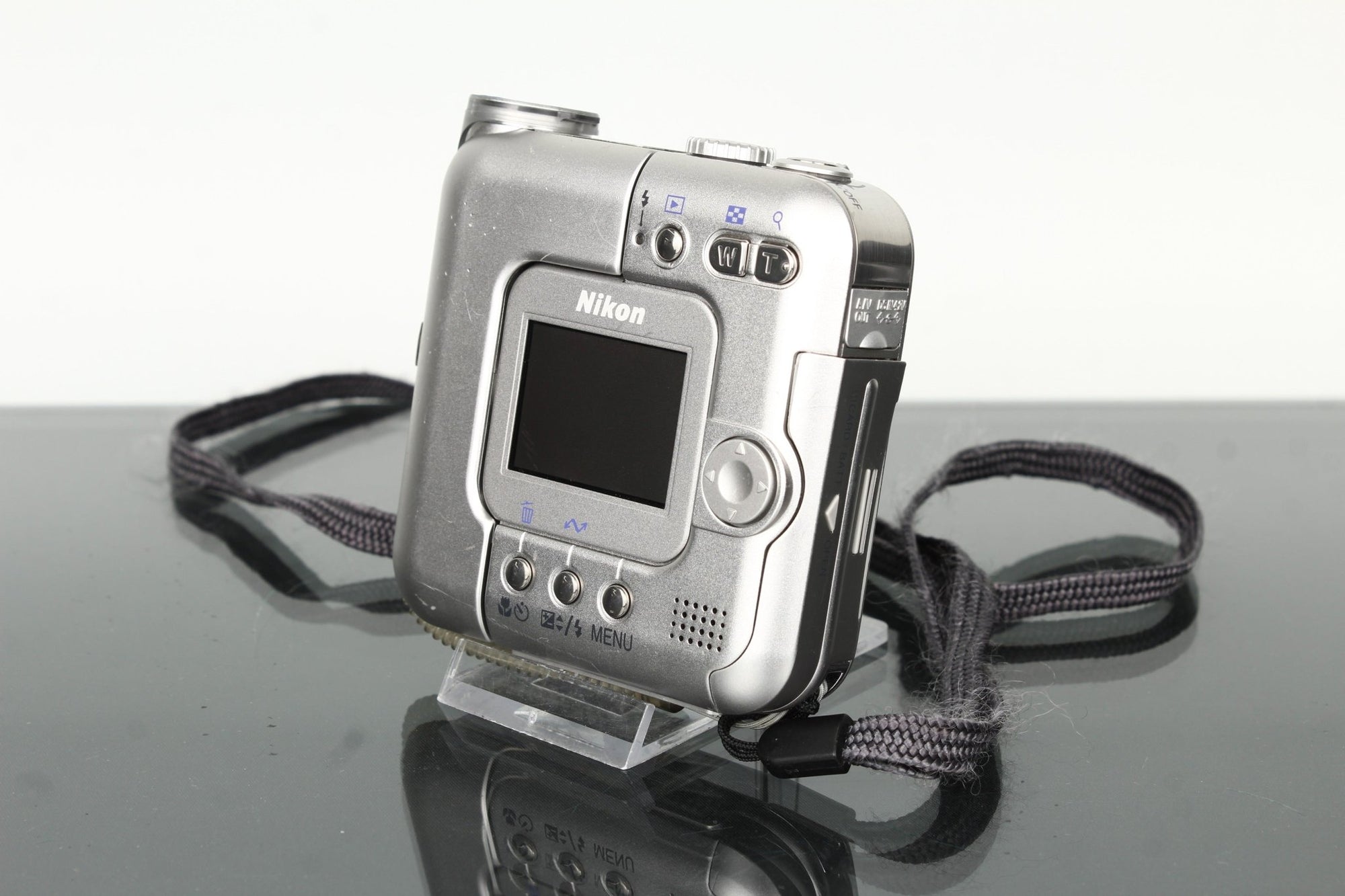 Nikon Coolpix SQ 2100/3100 - Dutch|Thrift