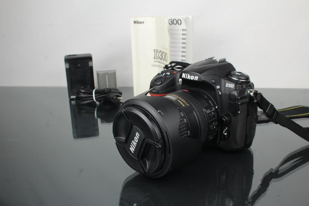 Nikon D300 + 18 - 200mm 1:3.5 - 5.6 G ED DX VR lens - Dutch|Thrift