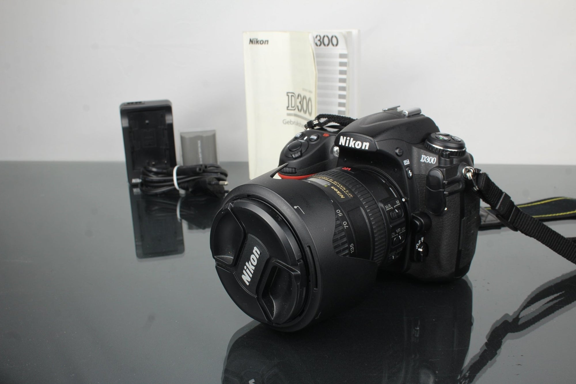 Nikon D300 + 18 - 200mm 1:3.5 - 5.6 G ED DX VR lens - Dutch|Thrift