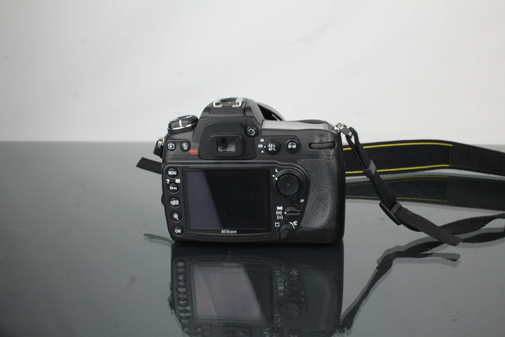 Nikon D300 + 18 - 200mm 1:3.5 - 5.6 G ED DX VR lens - Dutch|Thrift
