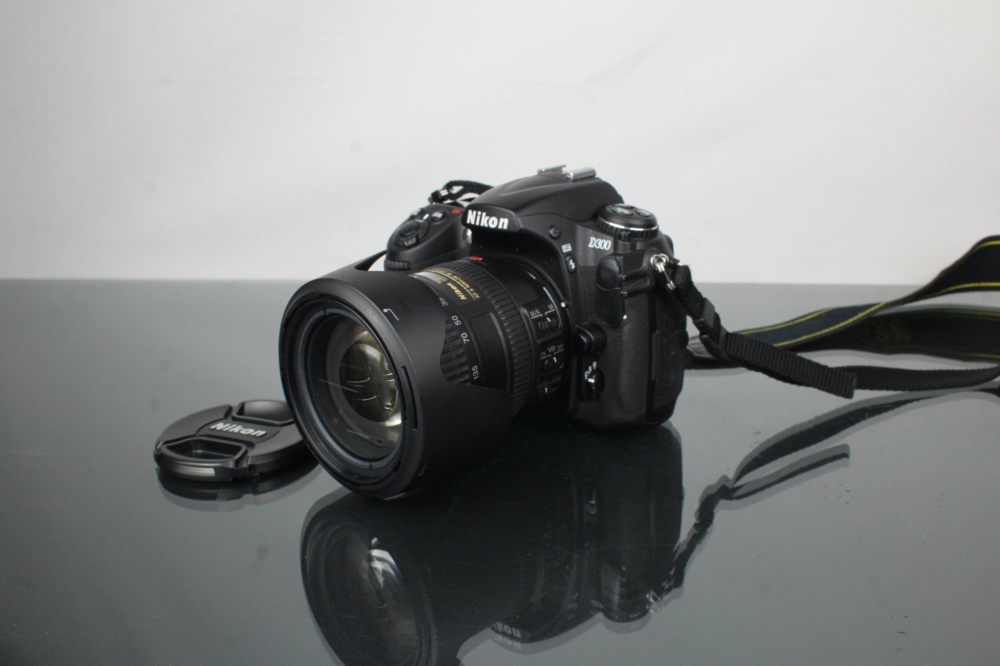 Nikon D300 + 18 - 200mm 1:3.5 - 5.6 G ED DX VR lens - Dutch|Thrift