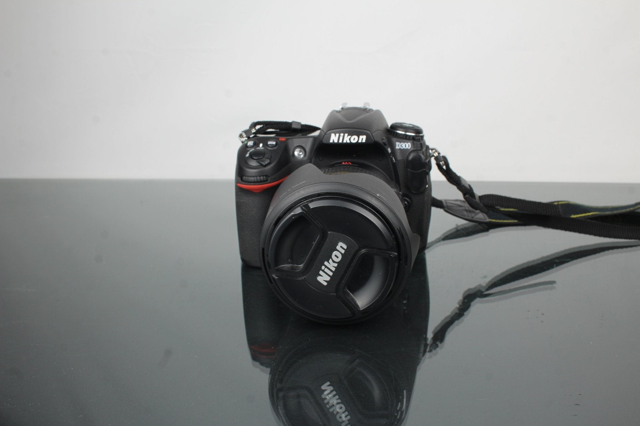 Nikon D300 + 18-200mm 1:3.5-5.6 G ED DX VR lens – Dutch|Thrift