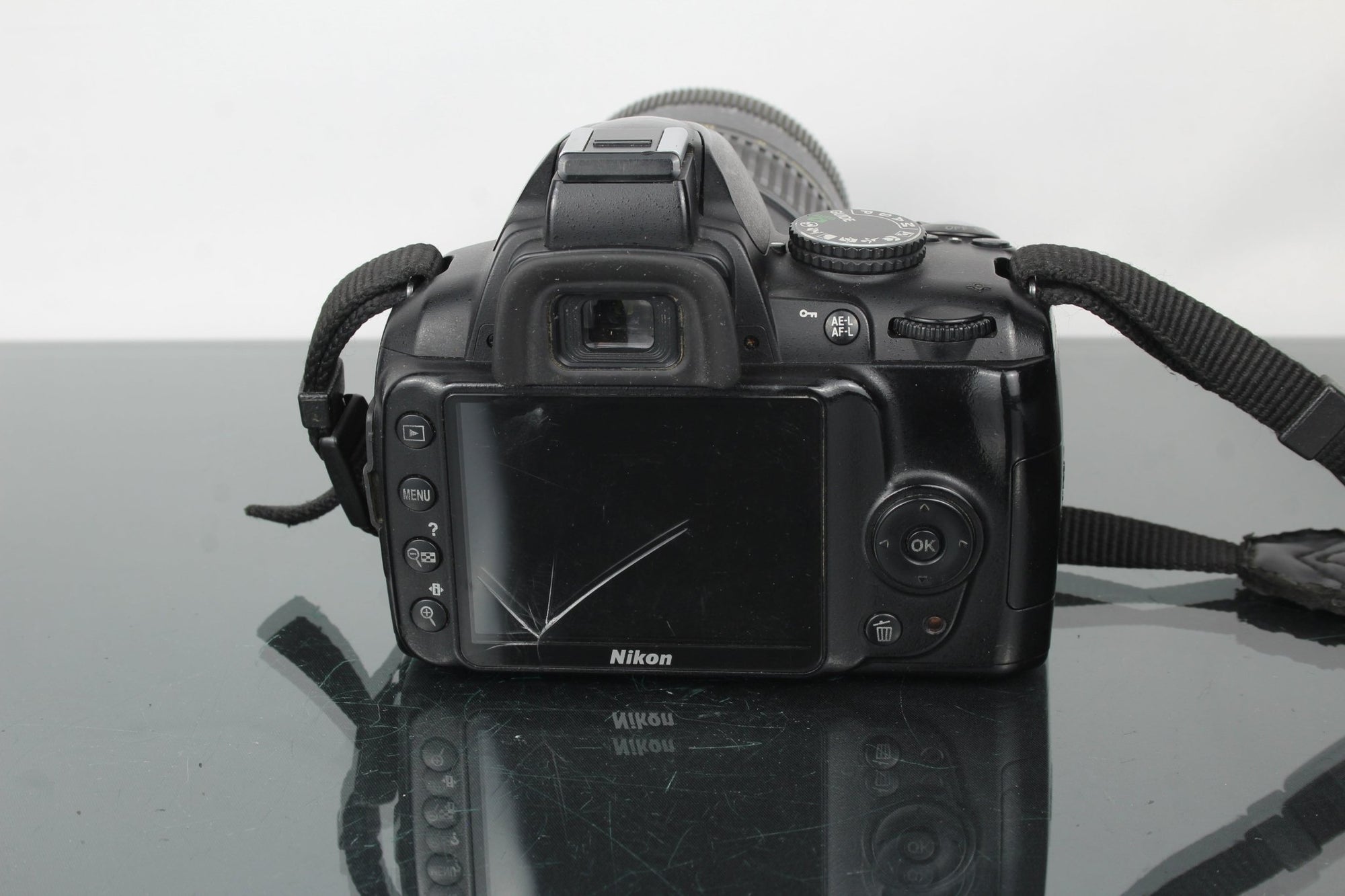 Nikon D3000 + Tamron 70 - 300mm 1:4 - 5.6 lens - Dutch|Thrift