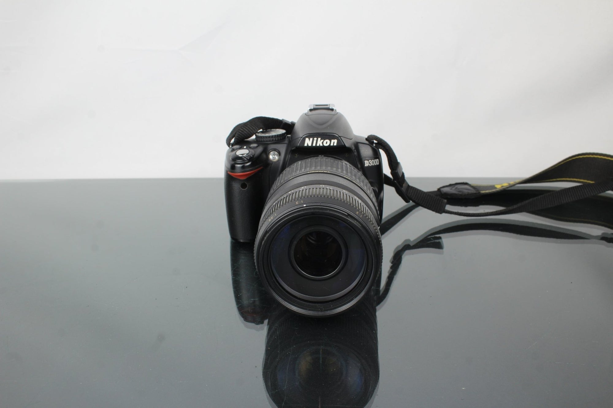 Nikon D3000 + Tamron 70 - 300mm 1:4 - 5.6 lens - Dutch|Thrift