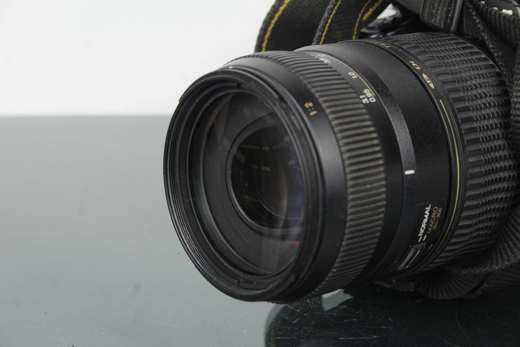 Nikon D3000 + Tamron 70 - 300mm 1:4 - 5.6 lens - Dutch|Thrift