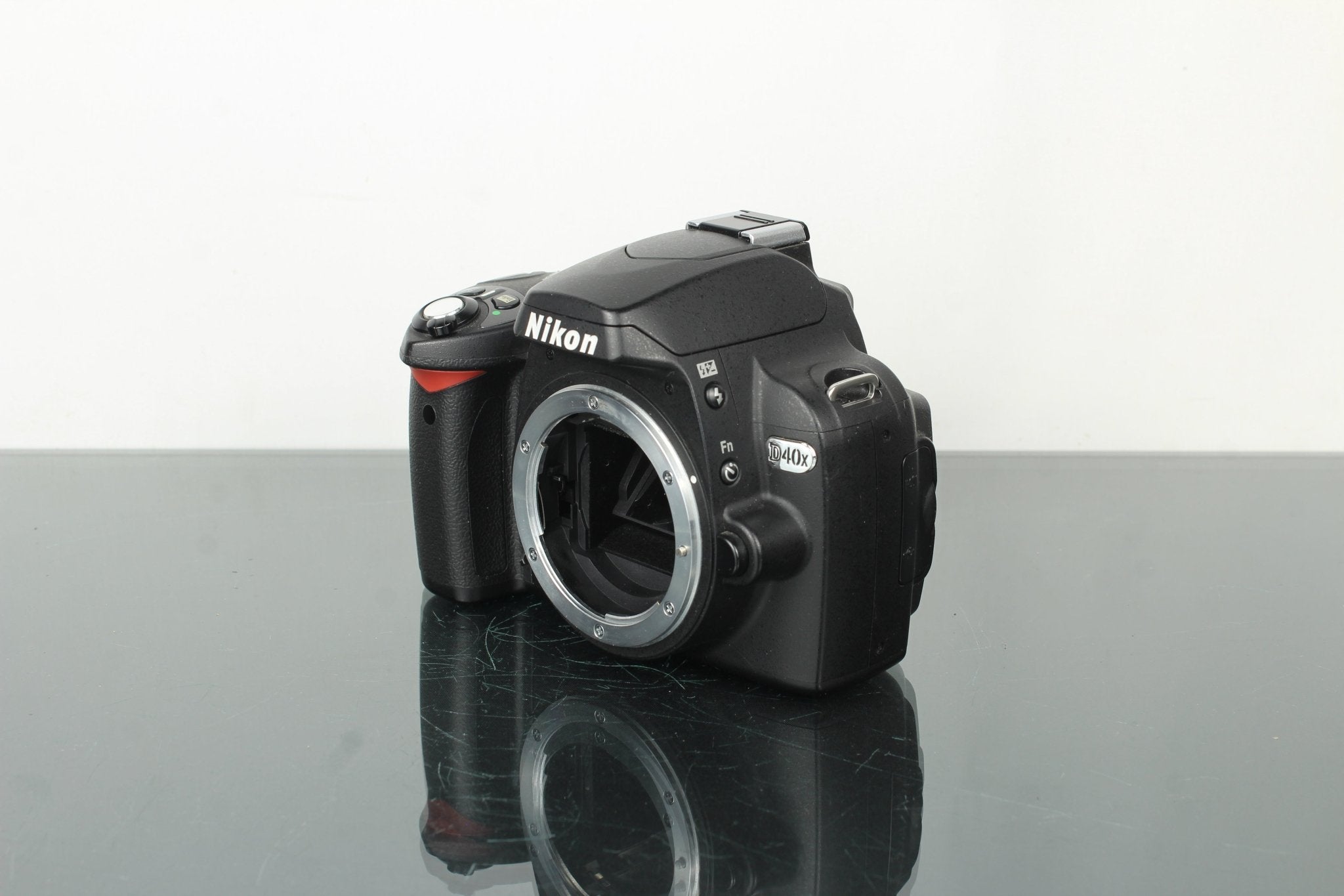 Nikon D40 X + AF-S DX Zoom-Nikkor 18-55mm F/3.5-5.6G ED II – Dutch