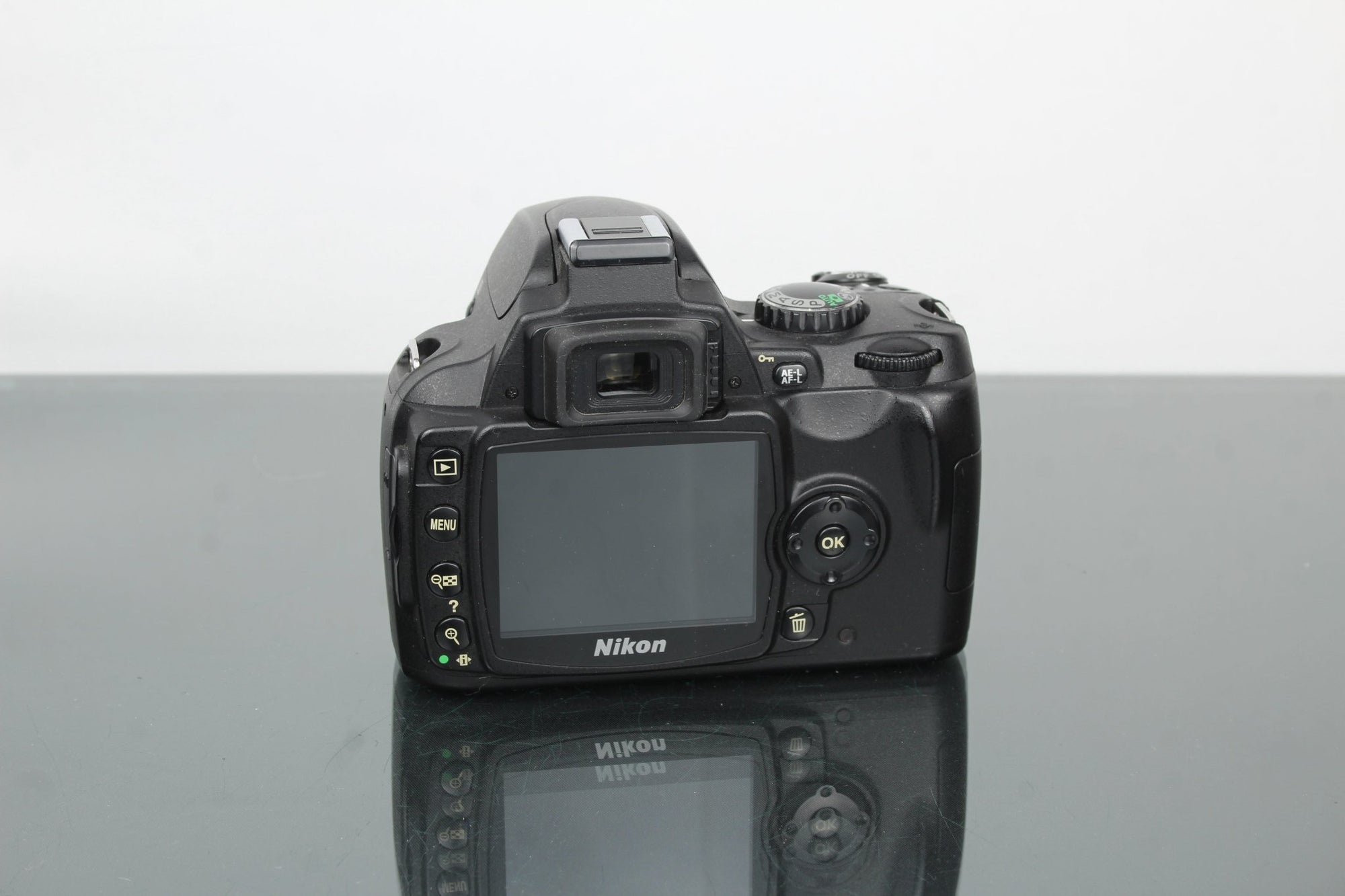 Nikon D40x - Dutch|Thrift
