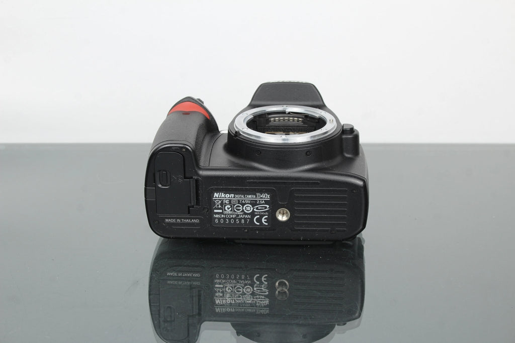 Nikon D40x - Dutch|Thrift