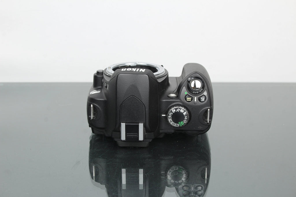 Nikon D40x - Dutch|Thrift