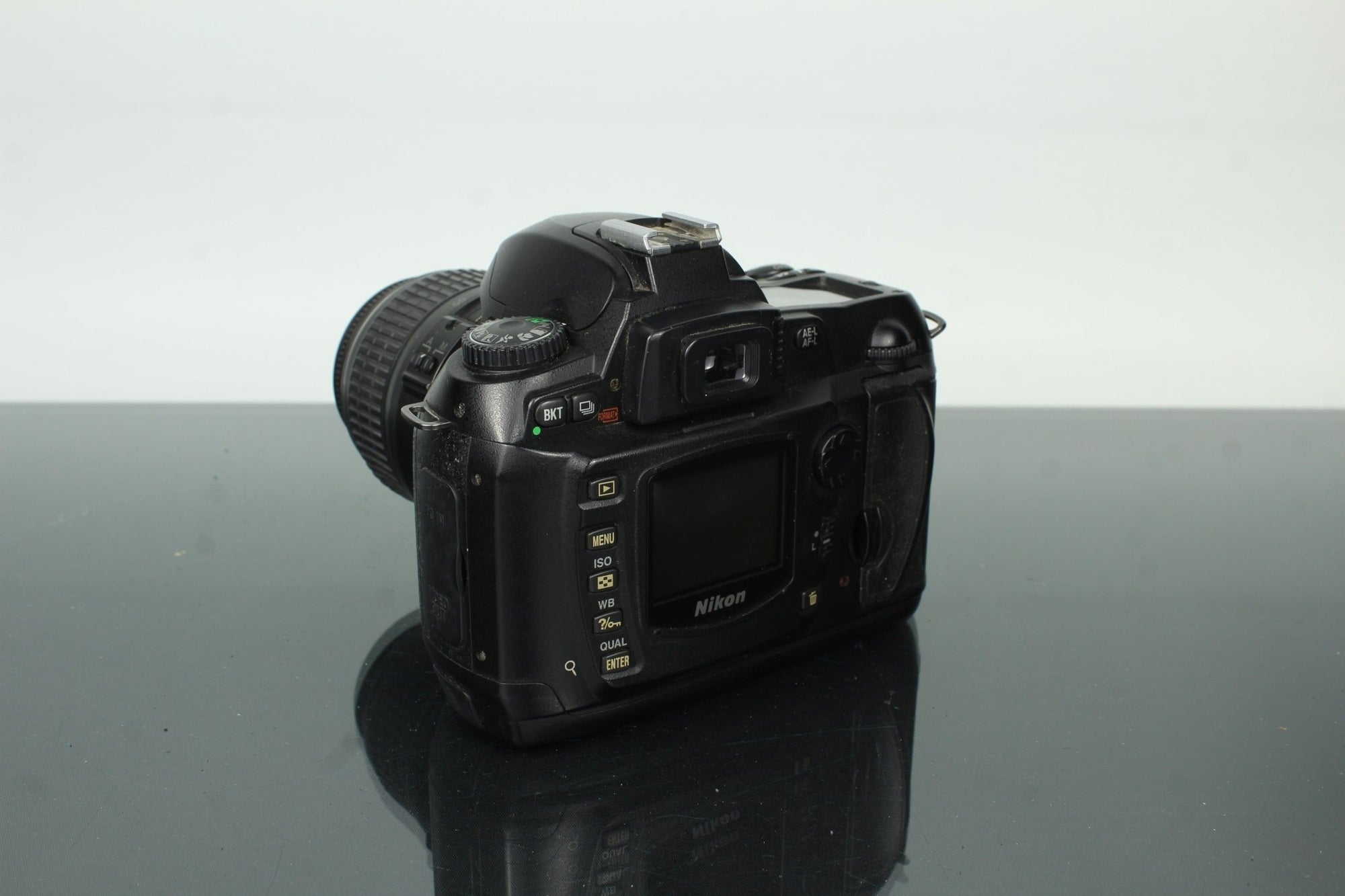 Nikon D70 with AF - S DX 18 - 55mm f/3.5 - 5.6G ED - Dutch|Thrift
