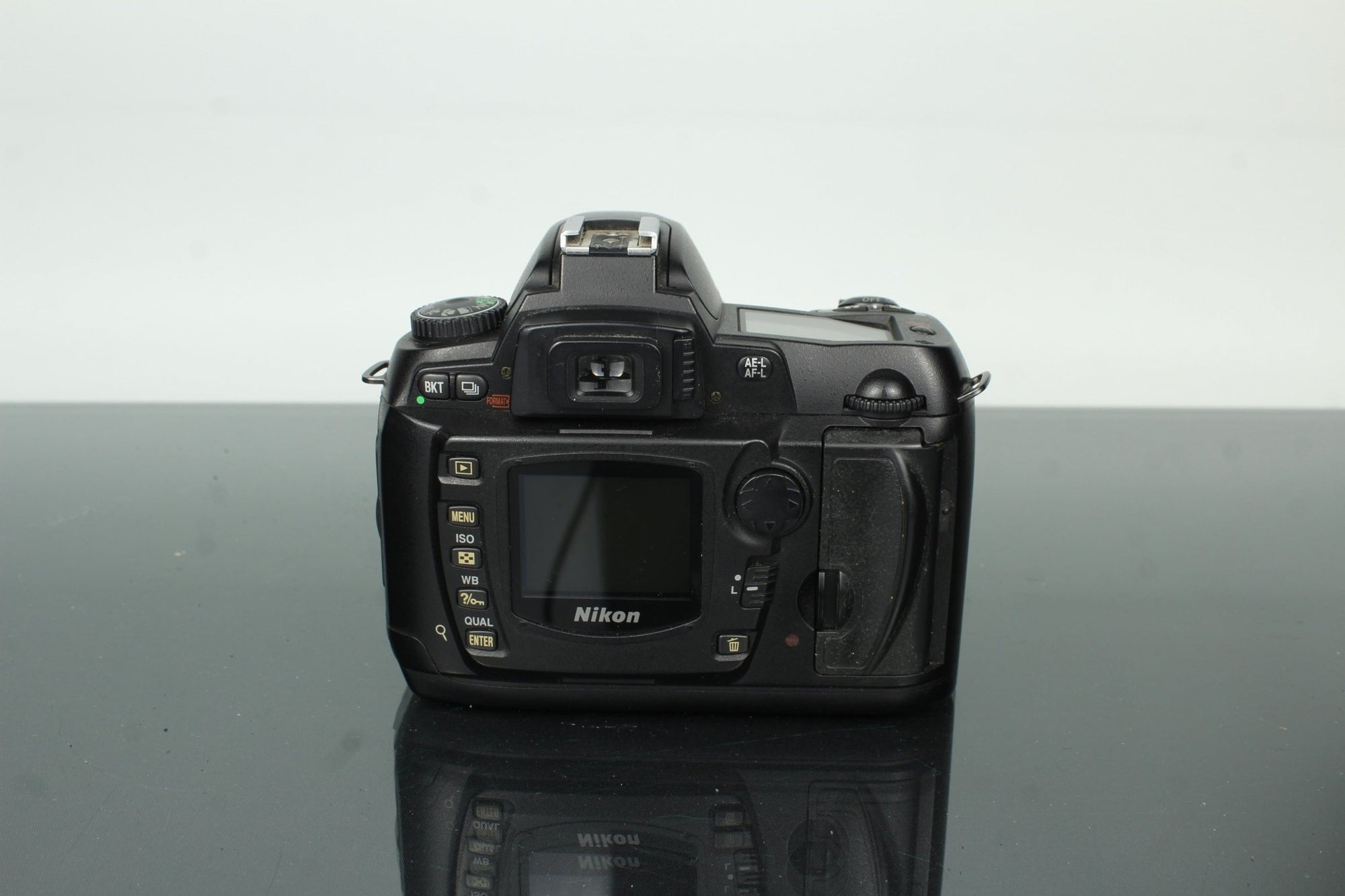 Nikon D70 with AF - S DX 18 - 55mm f/3.5 - 5.6G ED - Dutch|Thrift