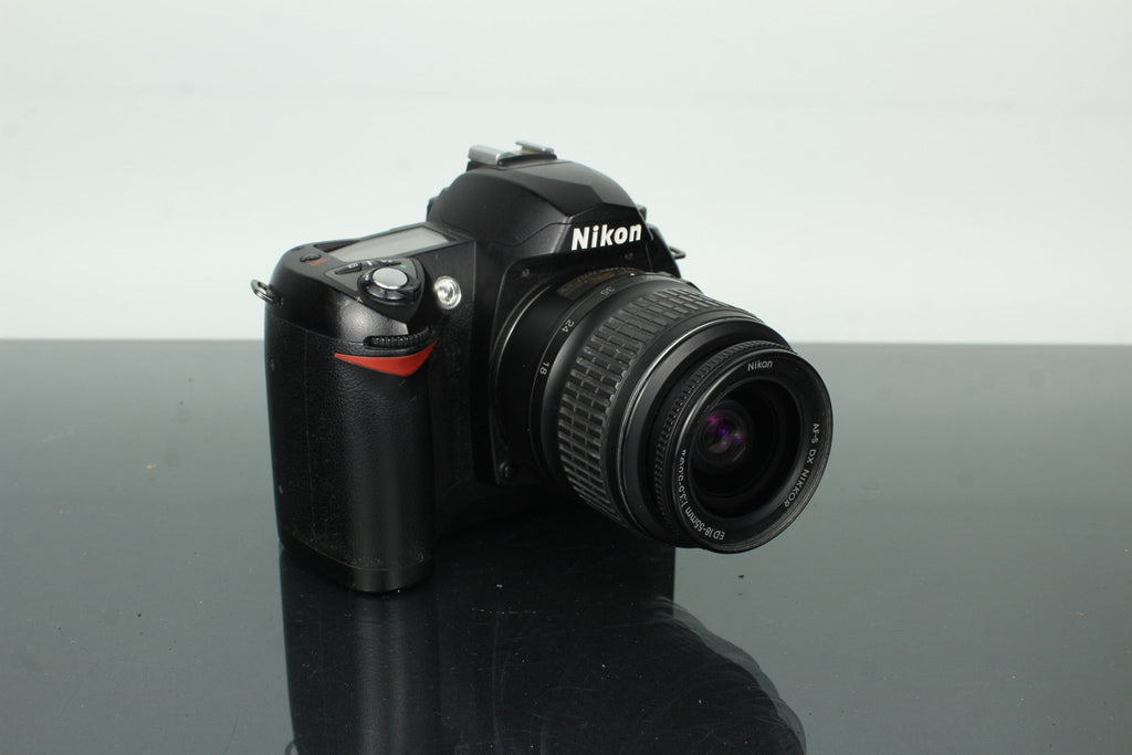 Nikon D70 with AF - S DX 18 - 55mm f/3.5 - 5.6G ED - Dutch|Thrift