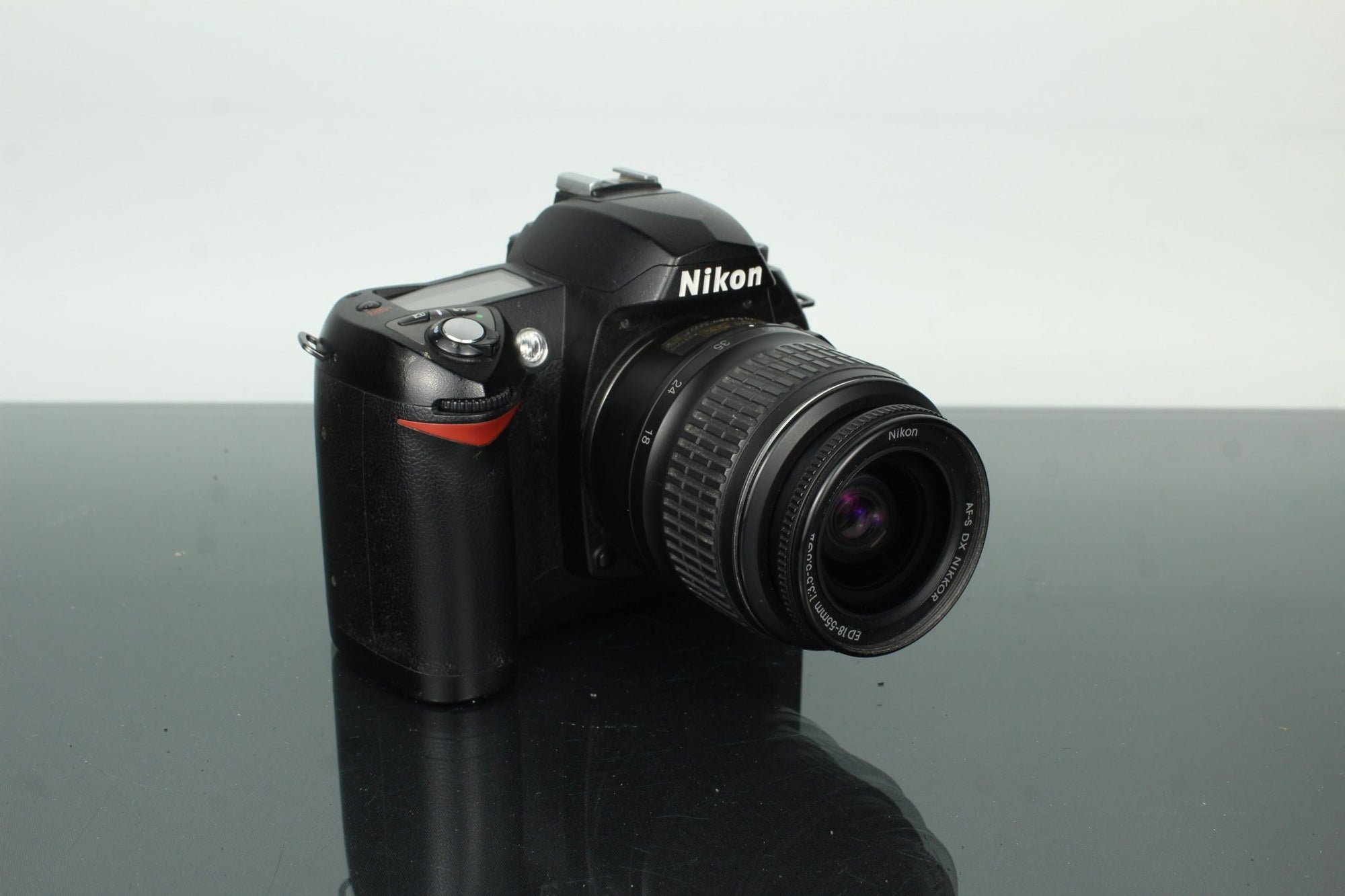 Nikon D70 with AF - S DX 18 - 55mm f/3.5 - 5.6G ED - Dutch|Thrift