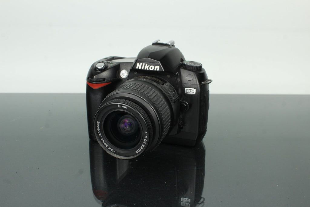 Nikon D70 with AF - S DX 18 - 55mm f/3.5 - 5.6G ED - Dutch|Thrift