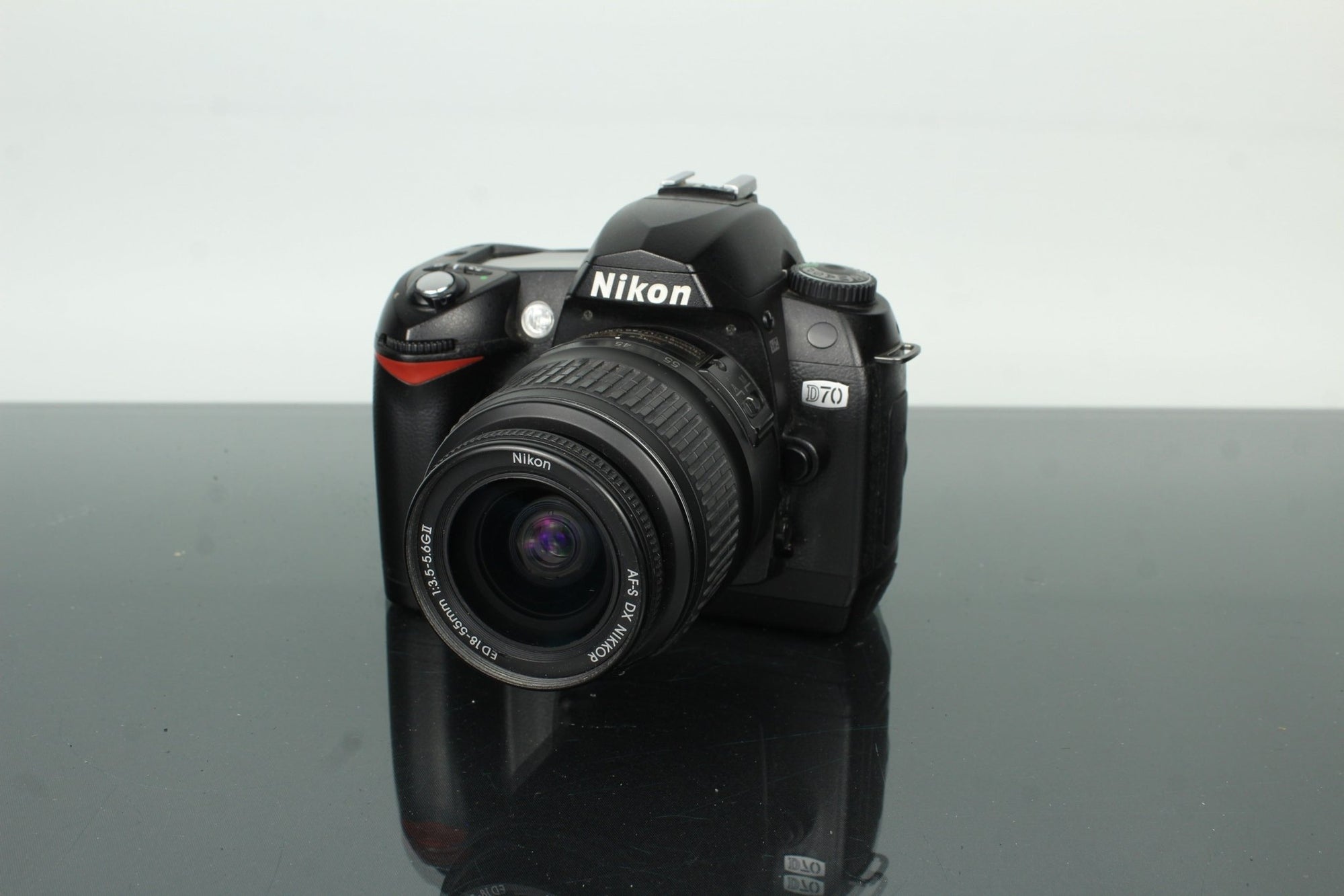 Nikon D70 with AF - S DX 18 - 55mm f/3.5 - 5.6G ED - Dutch|Thrift