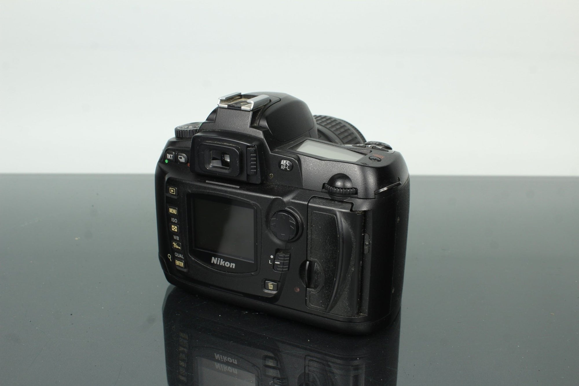 Nikon D70 with AF - S DX 18 - 55mm f/3.5 - 5.6G ED - Dutch|Thrift