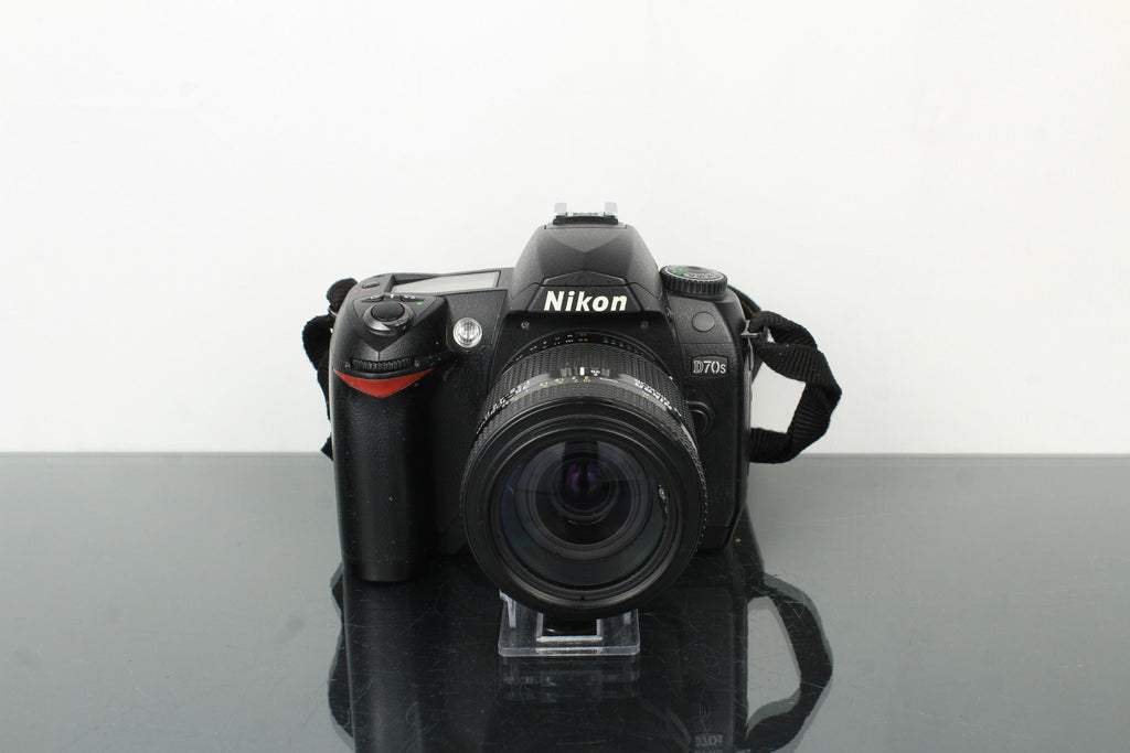 Nikon D70s - Dutch|Thrift