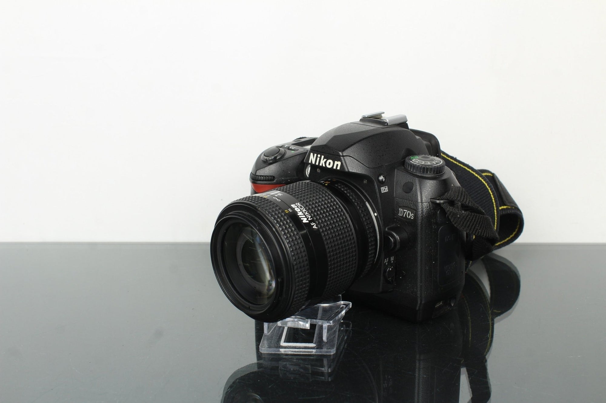 Nikon D70s - Dutch|Thrift