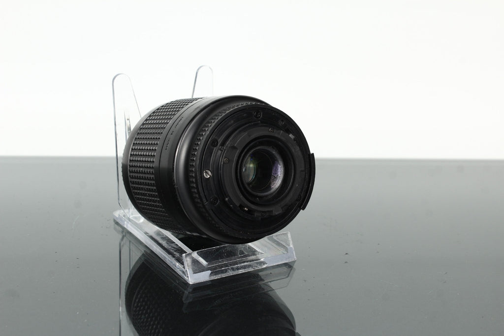 Nikon D80 + Nikon AF Nikkor 80 - 200mm f/4.5 - 5.6 - Dutch|Thrift