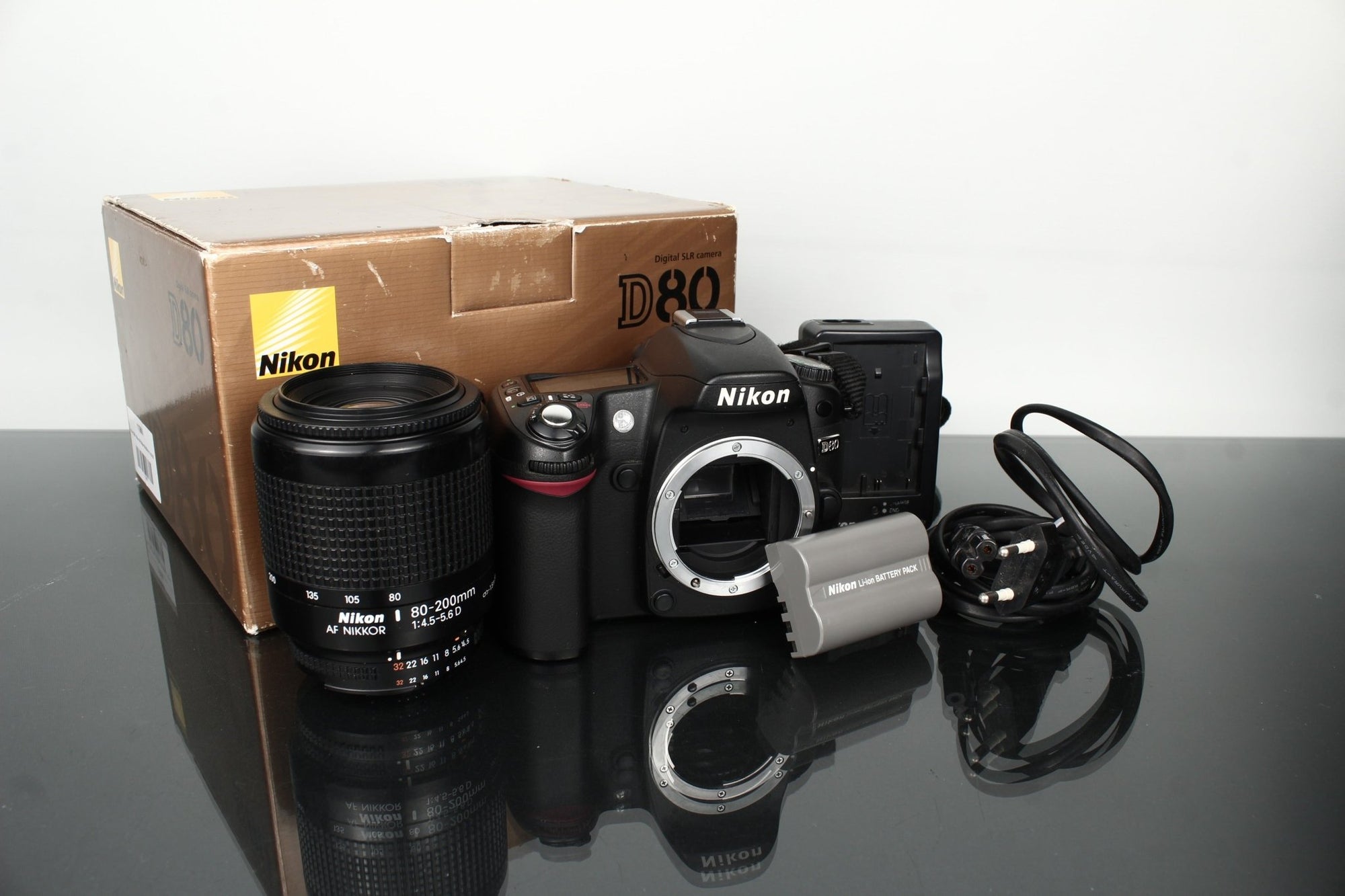 Nikon D80 + Nikon AF Nikkor 80 - 200mm f/4.5 - 5.6 - Dutch|Thrift