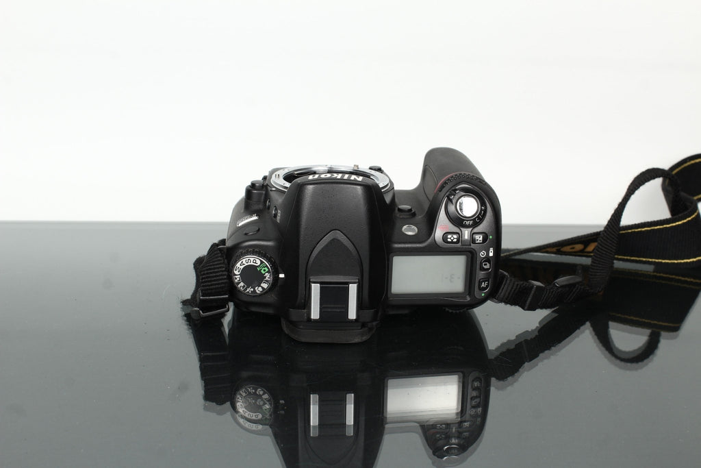 Nikon D80 + Nikon AF Nikkor 80 - 200mm f/4.5 - 5.6 - Dutch|Thrift