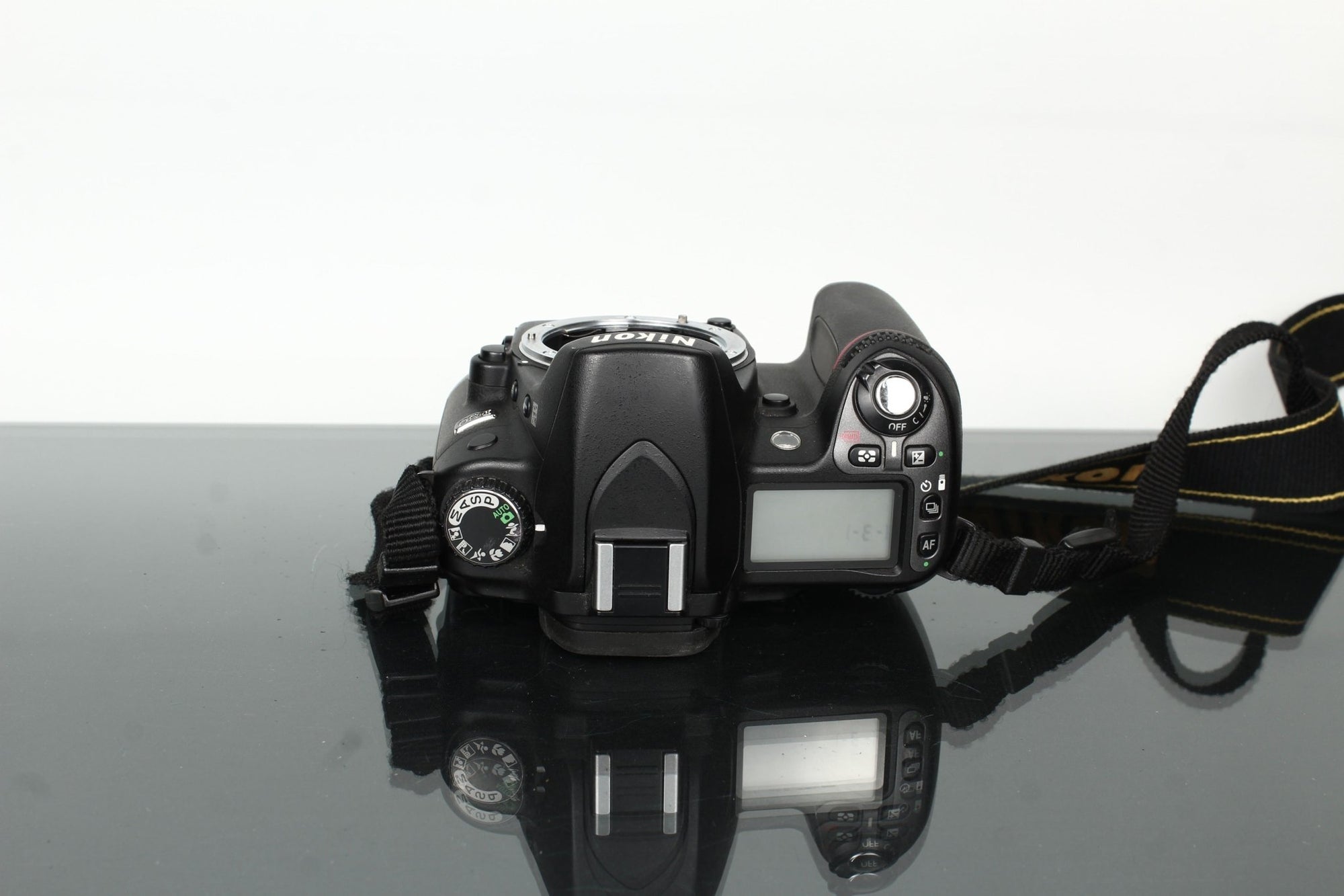 Nikon D80 + Nikon AF Nikkor 80 - 200mm f/4.5 - 5.6 - Dutch|Thrift