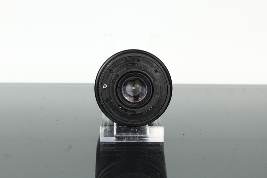 Nikon D80 + Nikon AF Nikkor 80 - 200mm f/4.5 - 5.6 - Dutch|Thrift