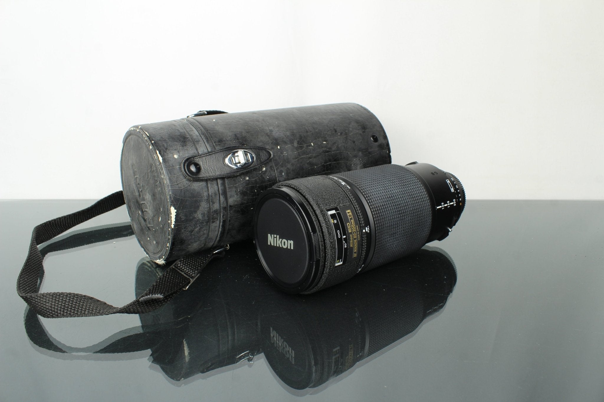 Nikon ED AF Nikkor 80-200mm 1:2.8 Nikon F-mount – Dutch|Thrift