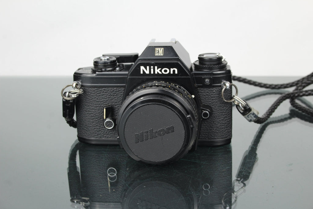 Nikon EM + 50mm 1.8 Nikon lens - Dutch|Thrift