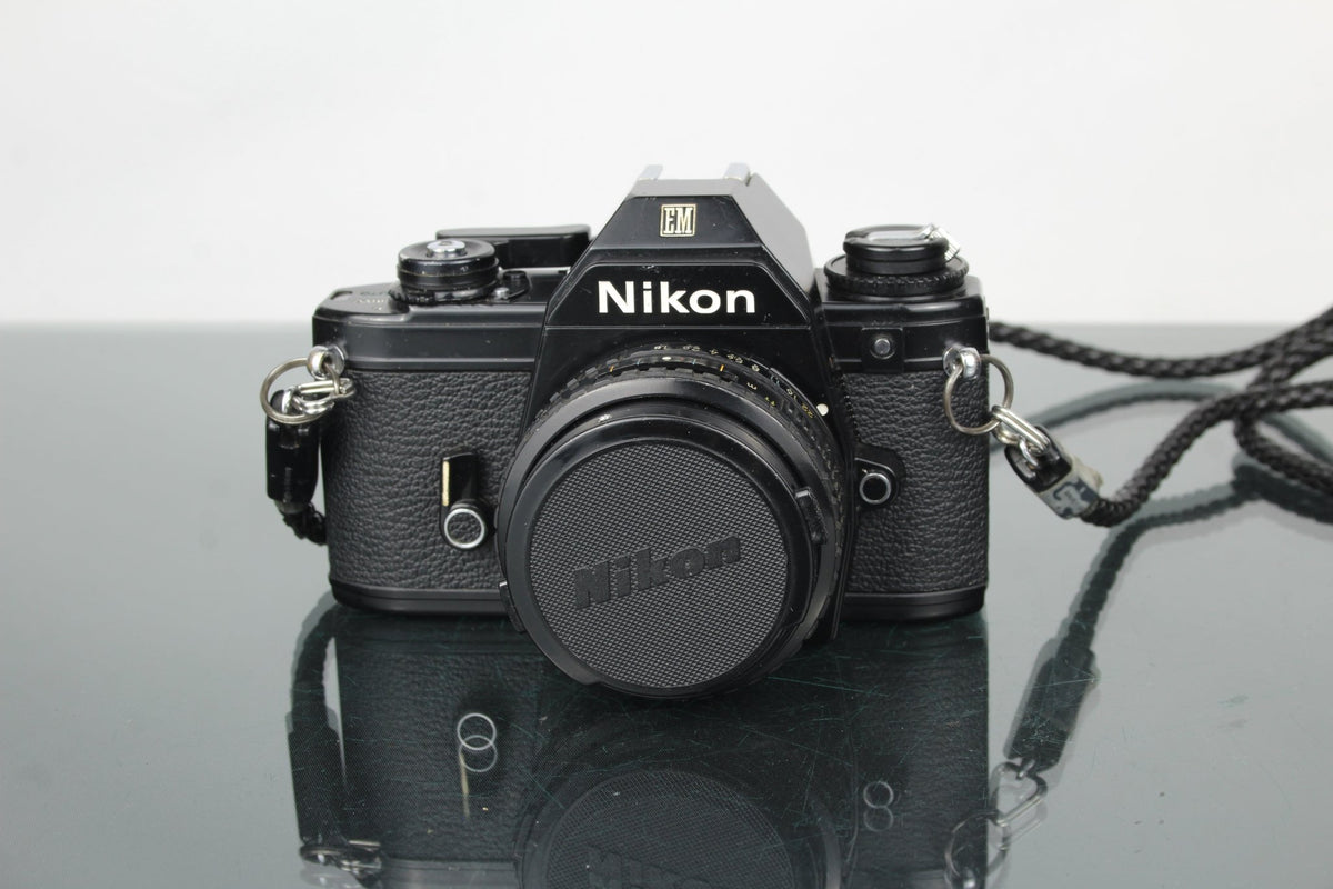 Nikon EM + 50mm 1.8 Nikon lens - Dutch|Thrift