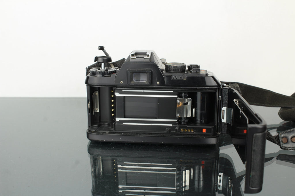 Nikon F - 301 + Nikon AF Nikkor 1:3.5 - 5.6 28 - 80mm lens (F - mount) - Dutch|Thrift