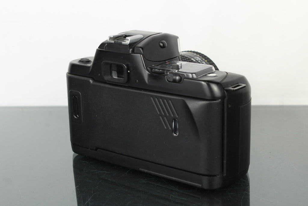 Nikon F - 401s - Dutch|Thrift