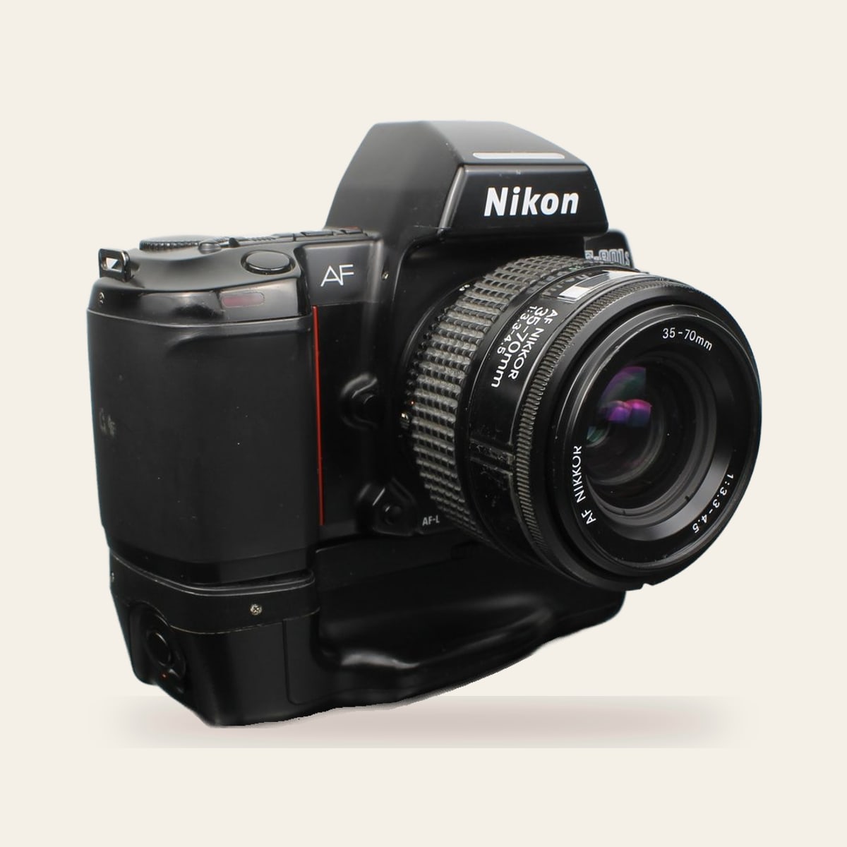 Nikon F-801s + Nikkor 35-70mm f/3.3-4.5